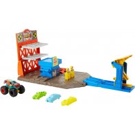 Hot Wheels Monster Trucks Explosive Station