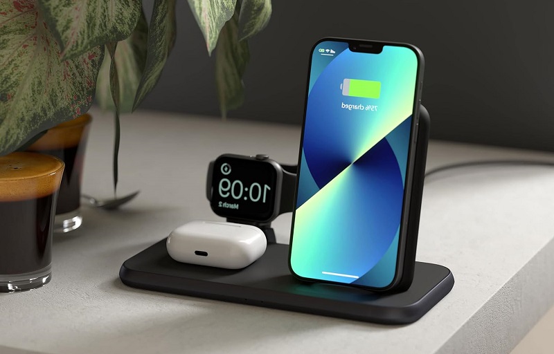 4-in-1 Wireless Charger on Aluminium Stand with USB PD