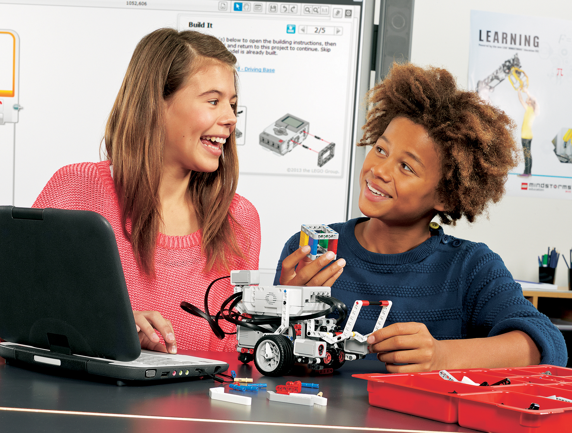 Educational robot for schools: Lego, Ozobot, Thymio...